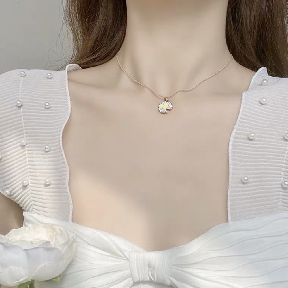 💕Last one Daisy Charm Necklace Enamel Daisy - Picture 2 of 9